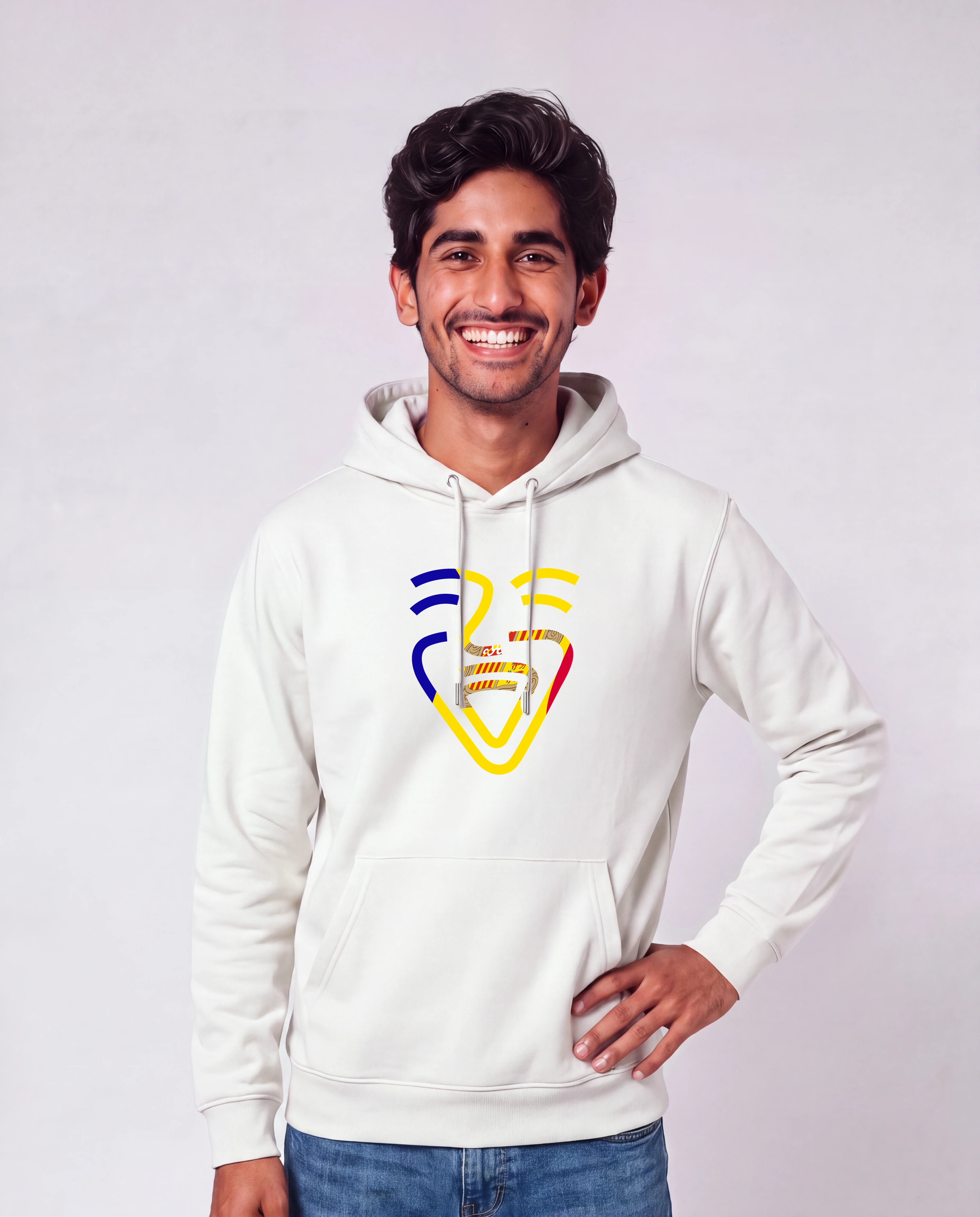 Andorra Hoodie in White, Model Mann, Hand an der Hüfte