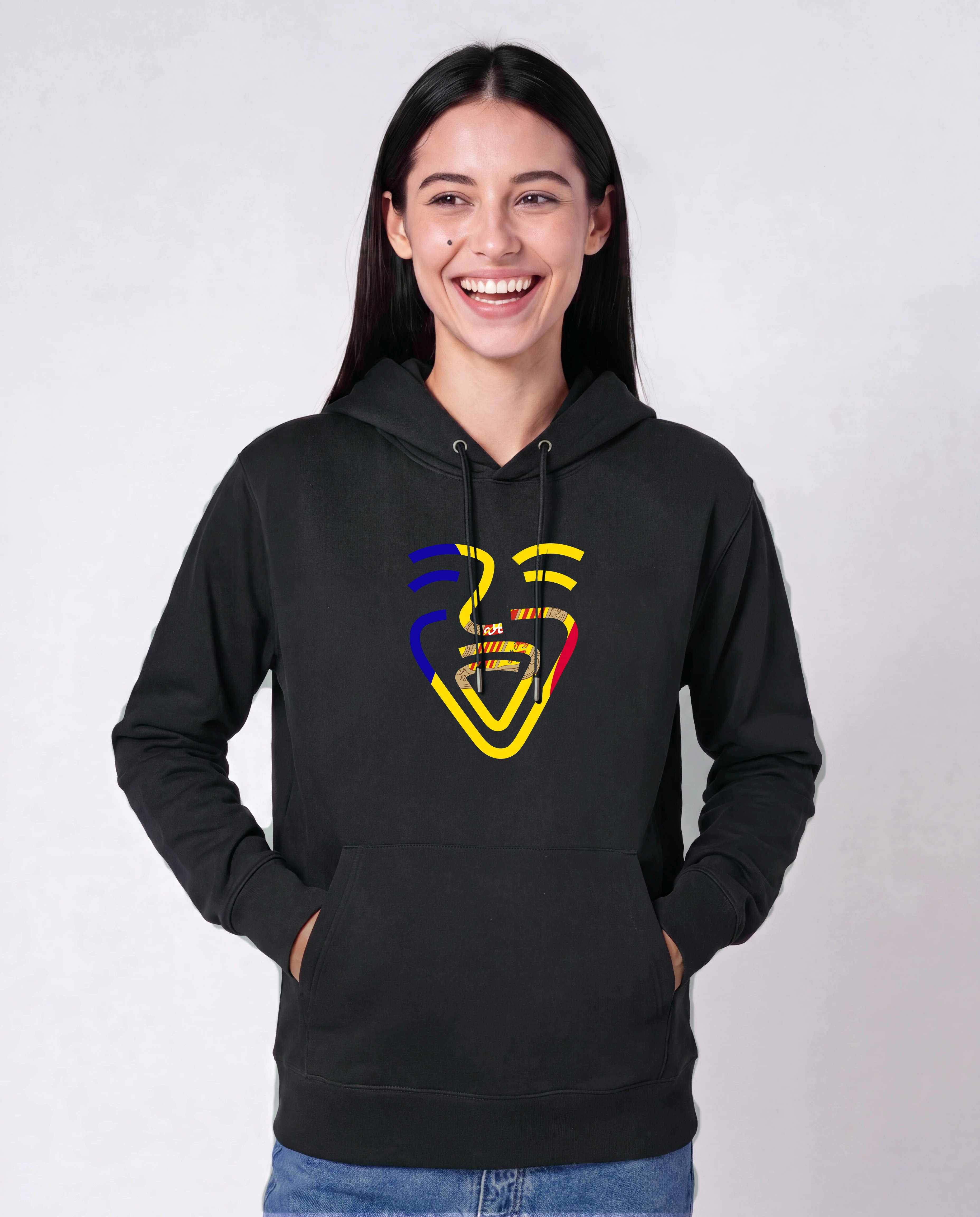 Andorra Hoodie in Schwarz, Model Frau, Hände in den Taschen