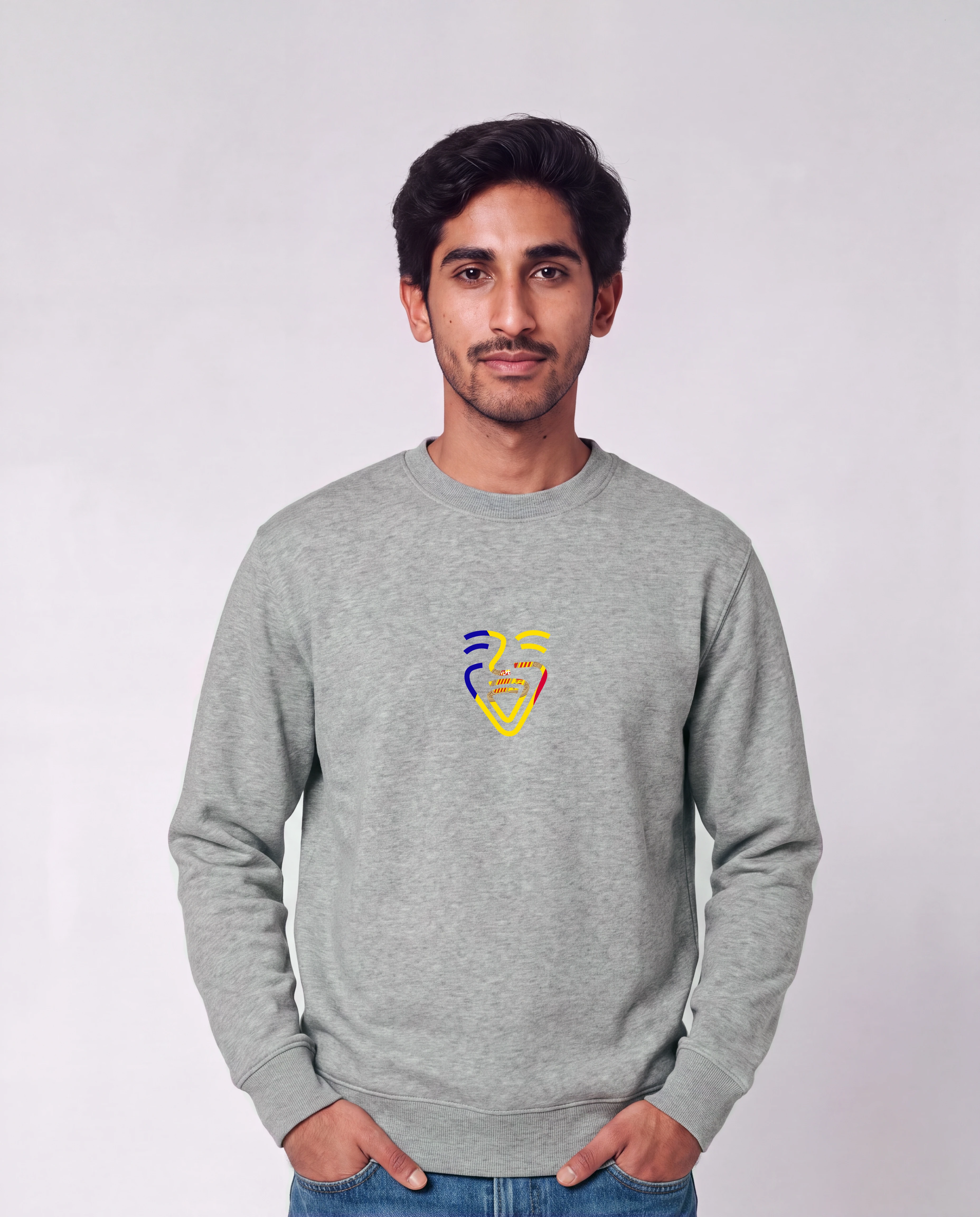 Andorra Sweater in Heather Grey, Model Mann, Hände in den Taschen