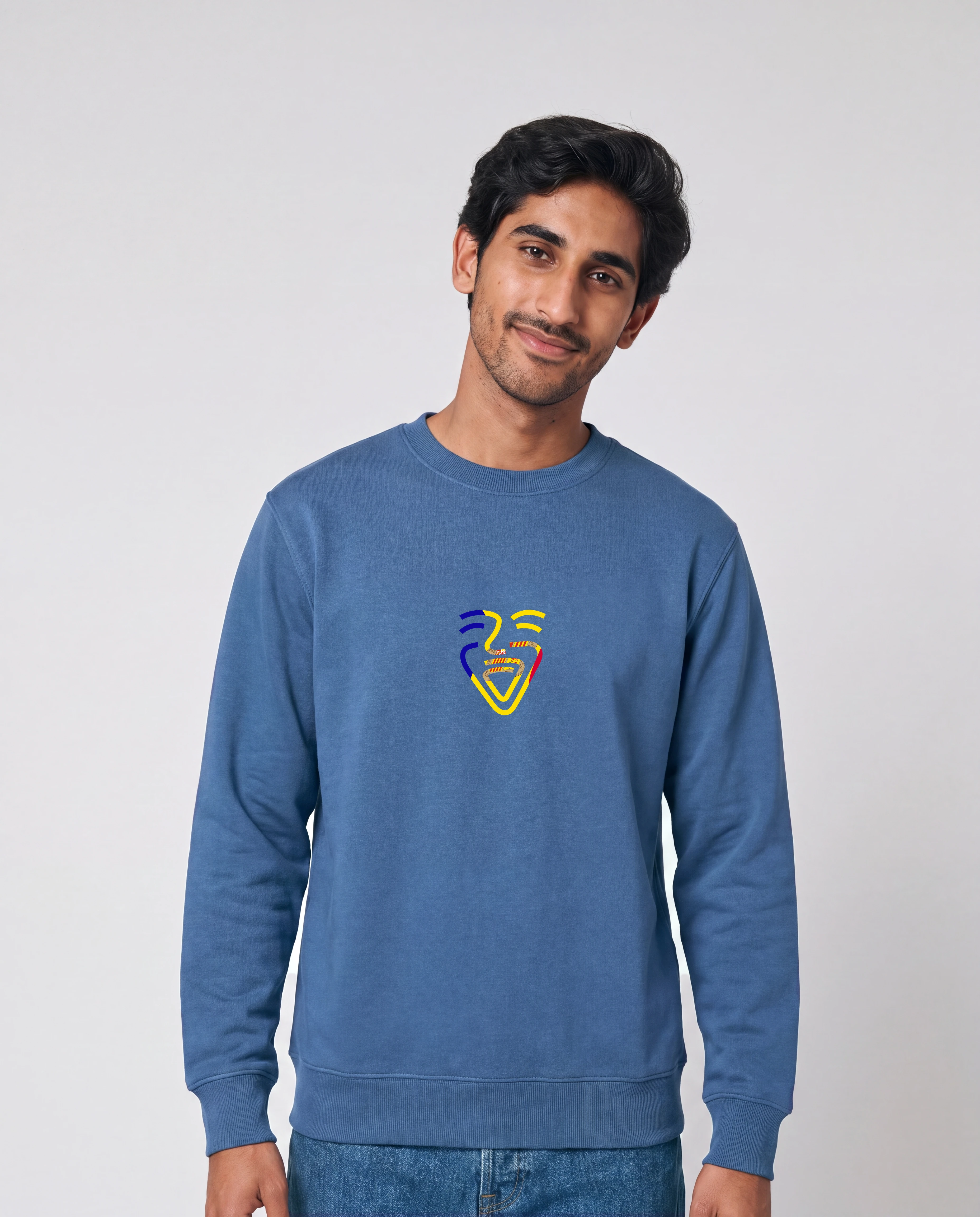 Andorra Sweater in Mindful Blue, Model Mann, frontal