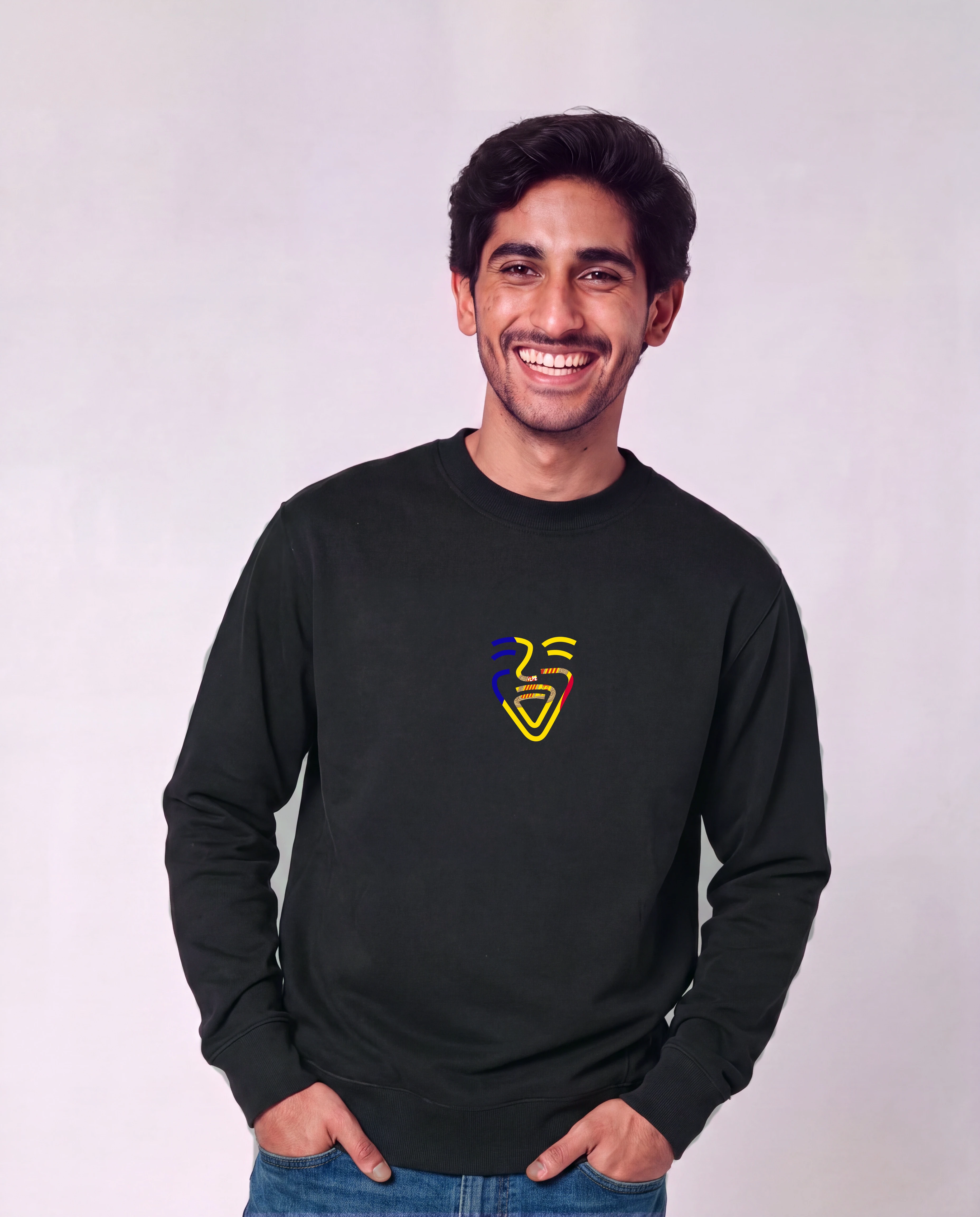 Andorra Sweater in Schwarz, Model Mann, Hände in den Taschen